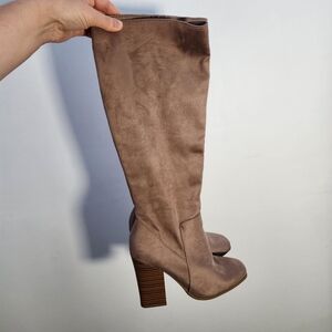 Bamboo Elegant Brown Knee-High Boots Size 5.5